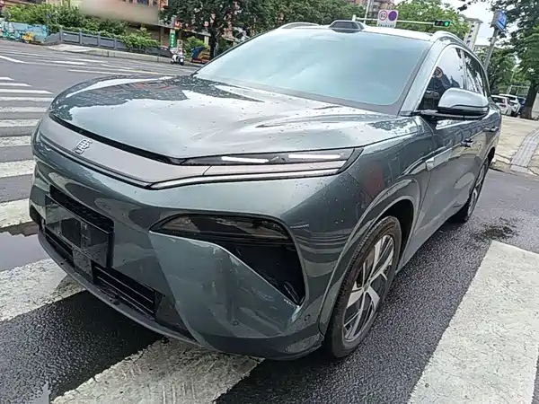 BYD Tang L 2025