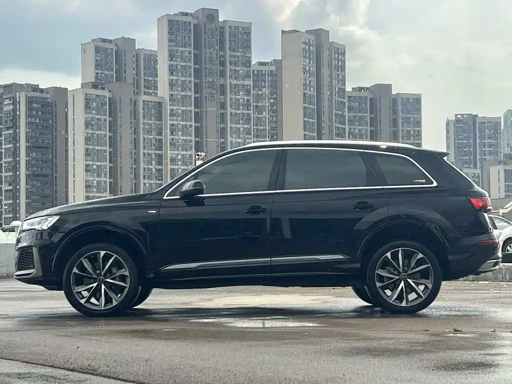 Audi Q7 2023 — фото 16