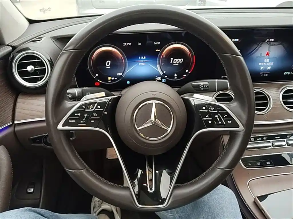 Mercedes-Benz E-Class 2023 — фото 11