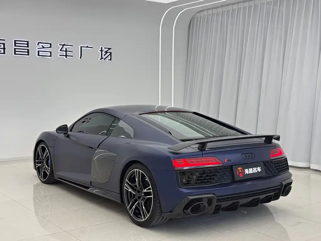 Audi R8 2021 — фото 7