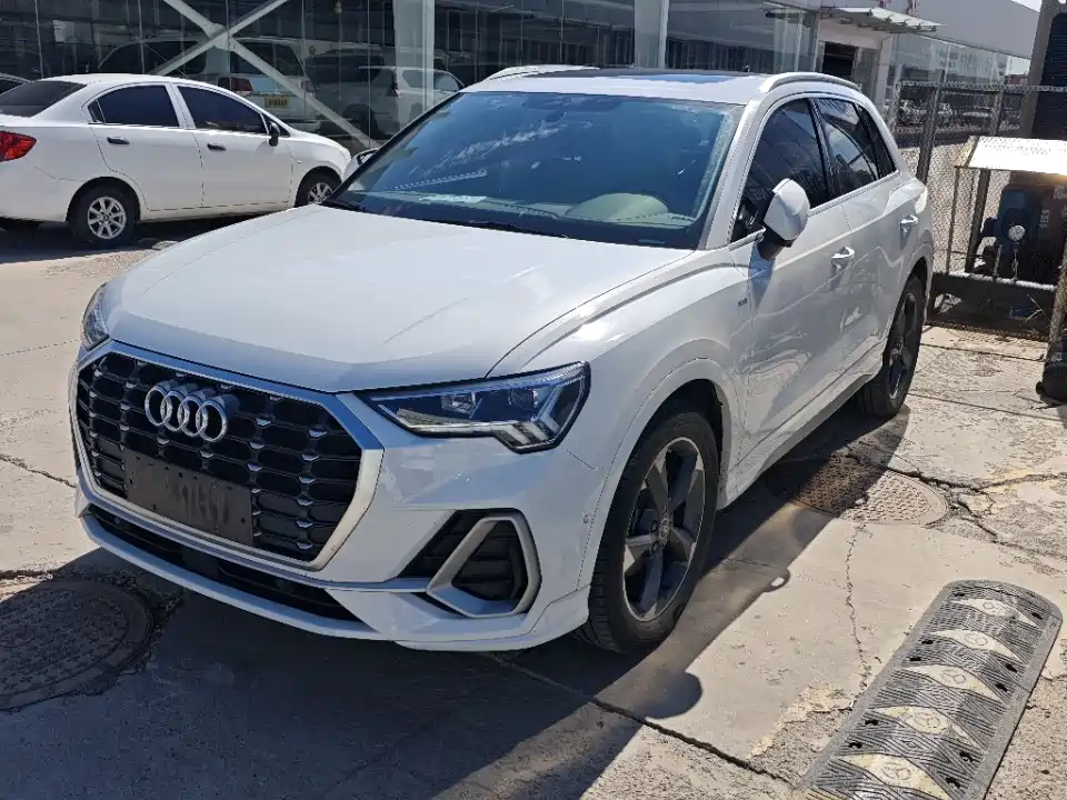 Audi Q3 2021