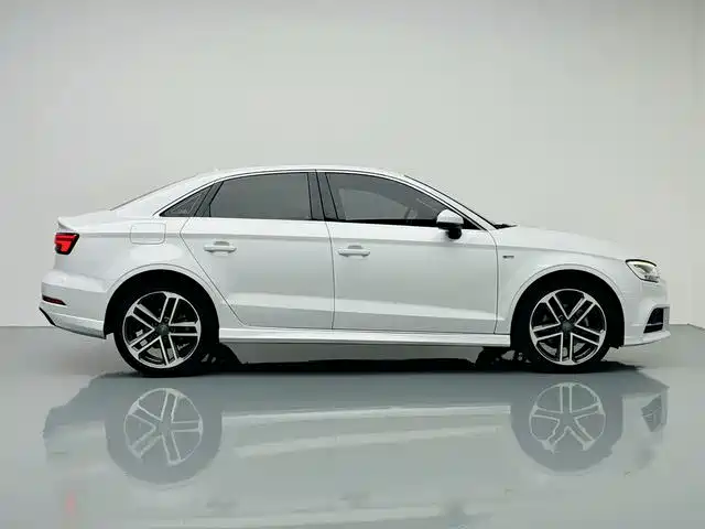 Audi A3 2019 — фото 13
