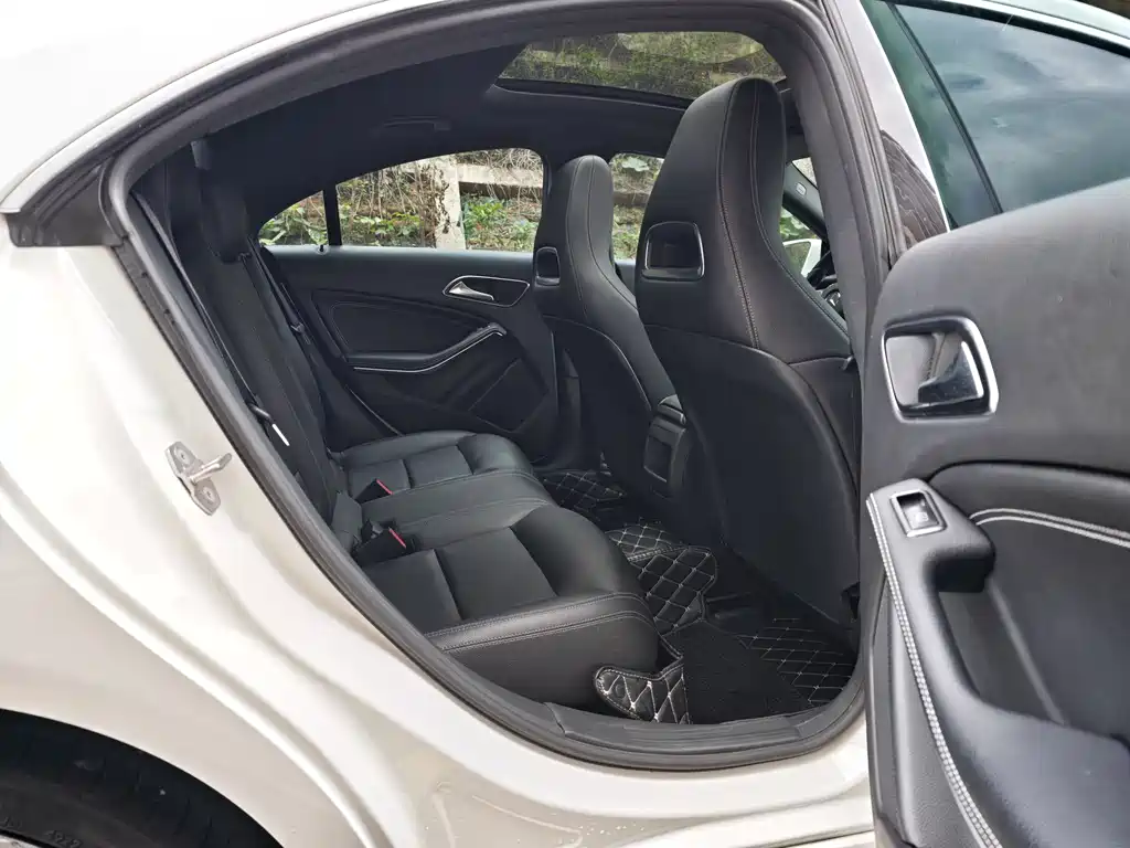 Mercedes-Benz CLA 2018 — фото 13