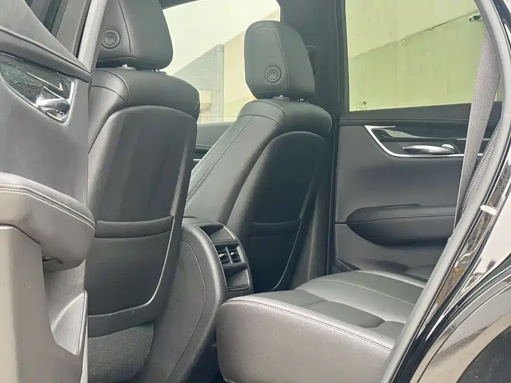 Cadillac XT5 2020 — фото 16
