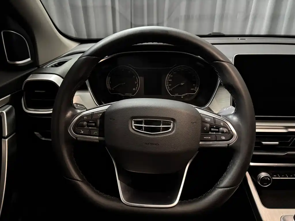 Geely Binyue 2022 — фото 12