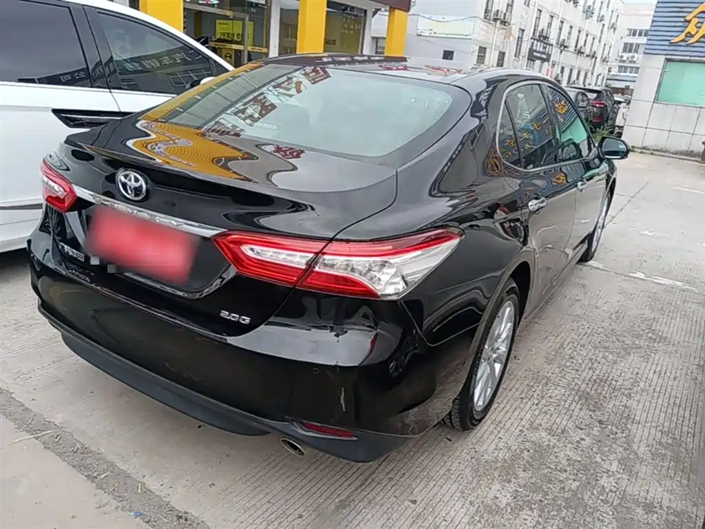 Toyota Camry 2019 — фото 7