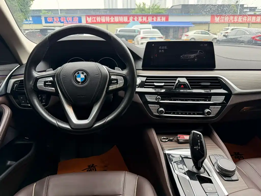 BMW 5 Series 2019 — фото 6