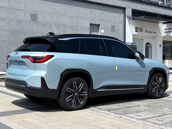 NIO ES6 2020