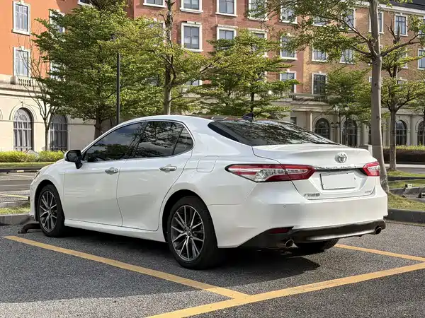 Toyota Camry 2021