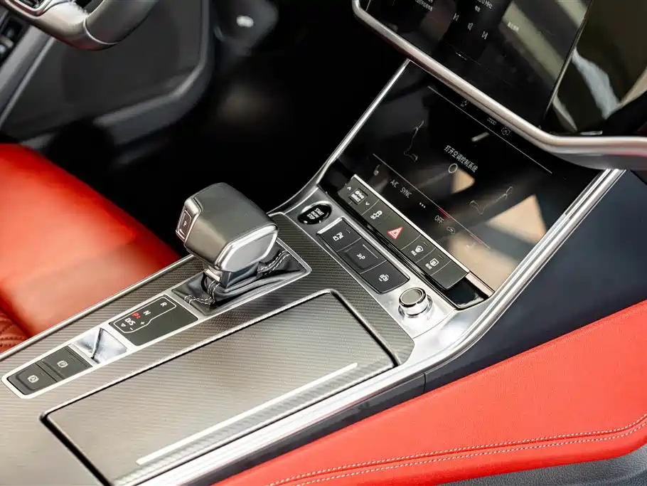Audi A7L 2024 — фото 20