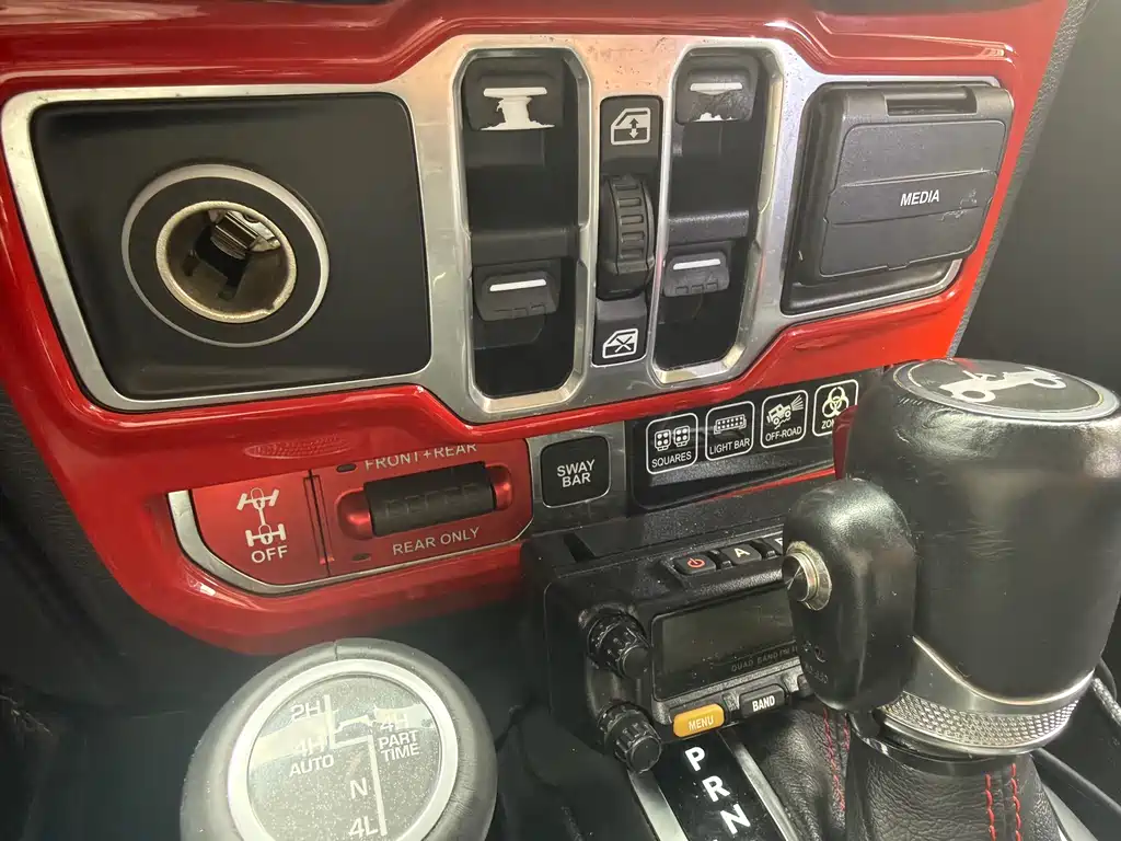 Jeep Wrangler 2019 — фото 15