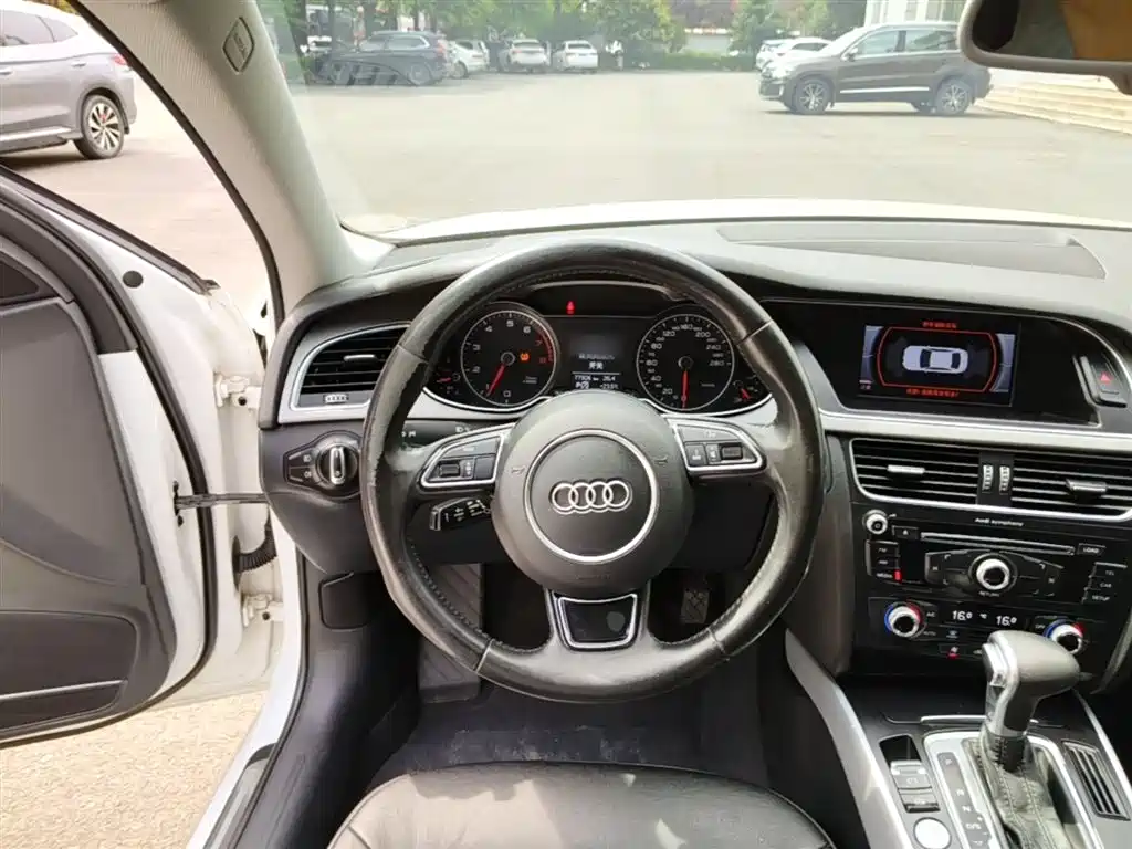 Audi A4L 2016 — фото 11