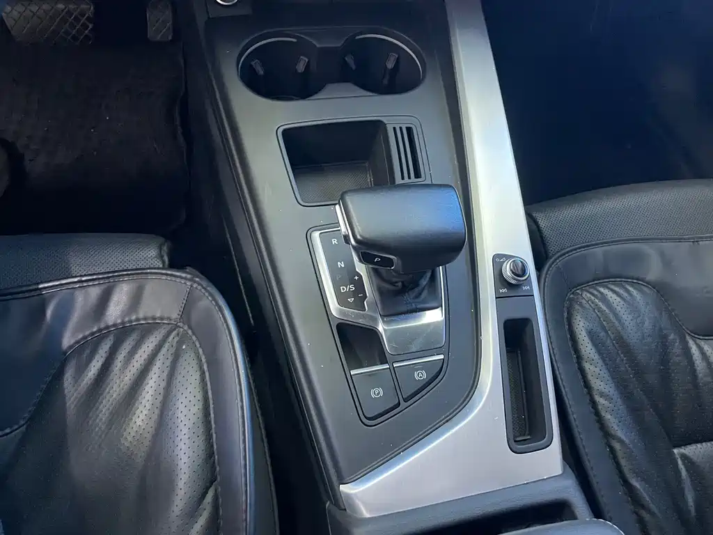 Audi A4L 2020 — фото 25