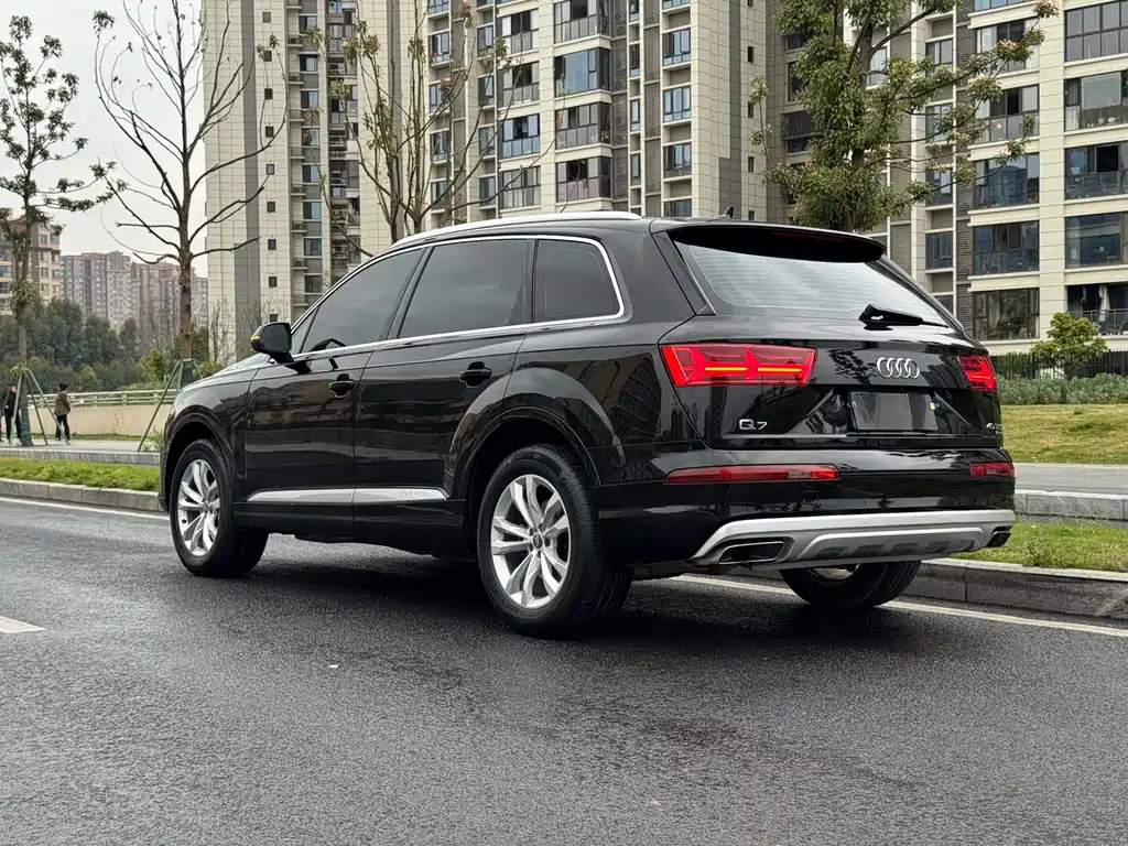 Audi Q7 2017 — фото 13