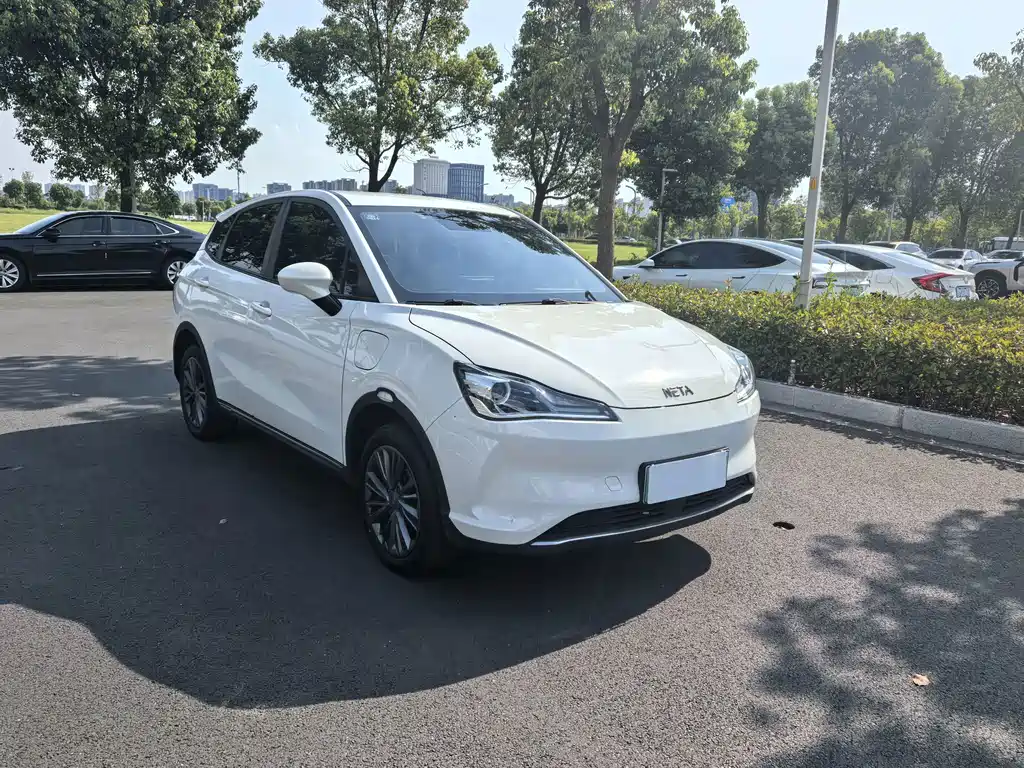 Neta V 2022
