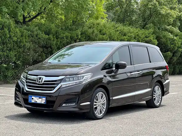 Honda Elysion 2016