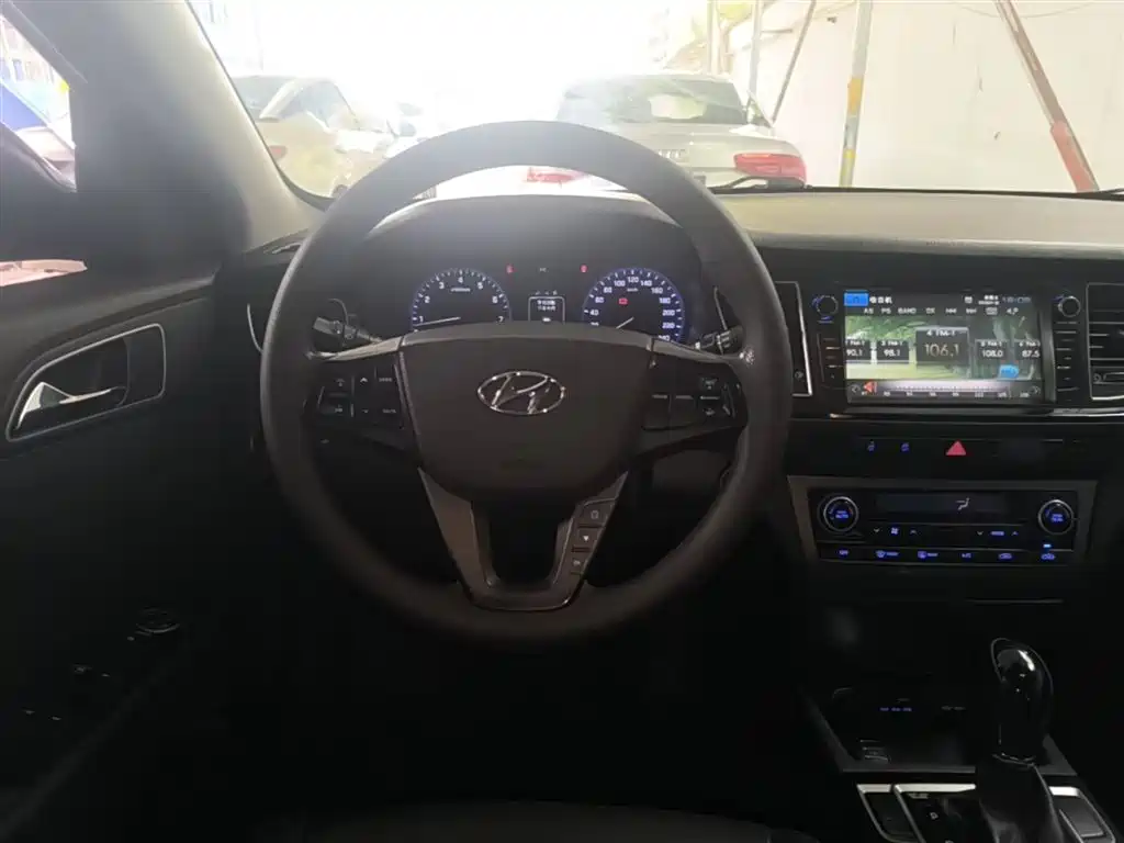 Hyundai Mistra 2014 — фото 11
