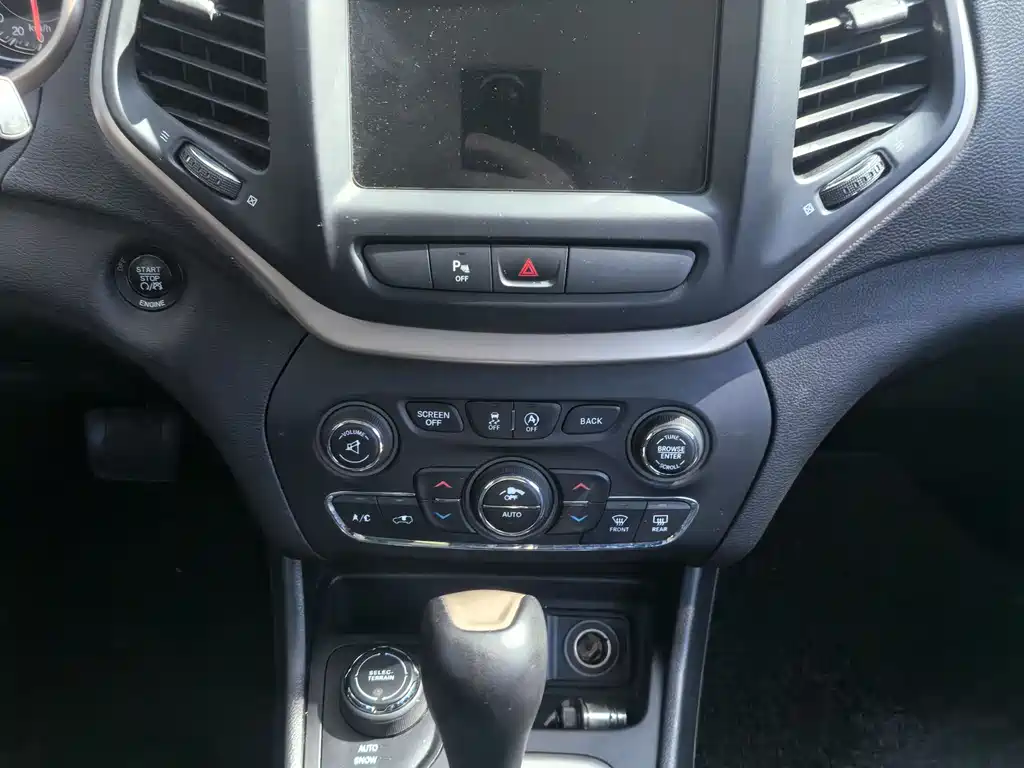 Jeep Cherokee 2016 — фото 14