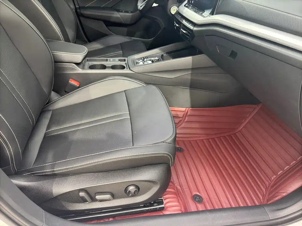 Skoda Octavia 2023 — фото 8