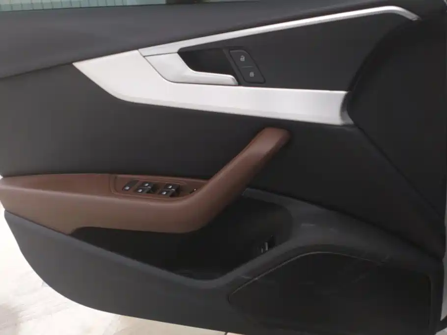 Audi A4L 2018
