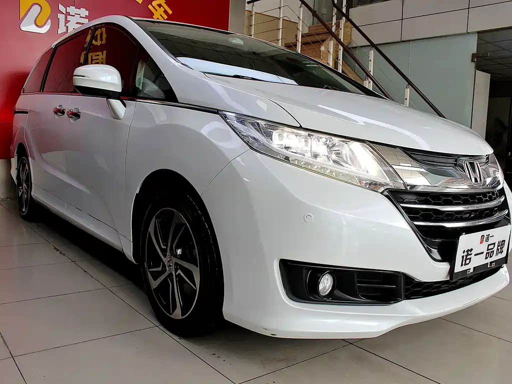 Honda Odyssey 2018 — фото 14