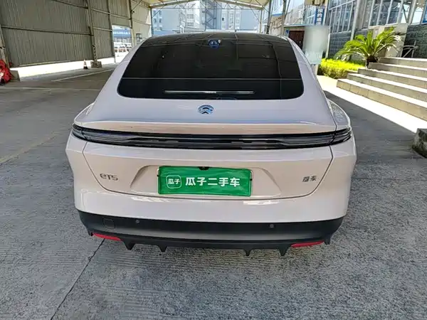 NIO ET5 2024