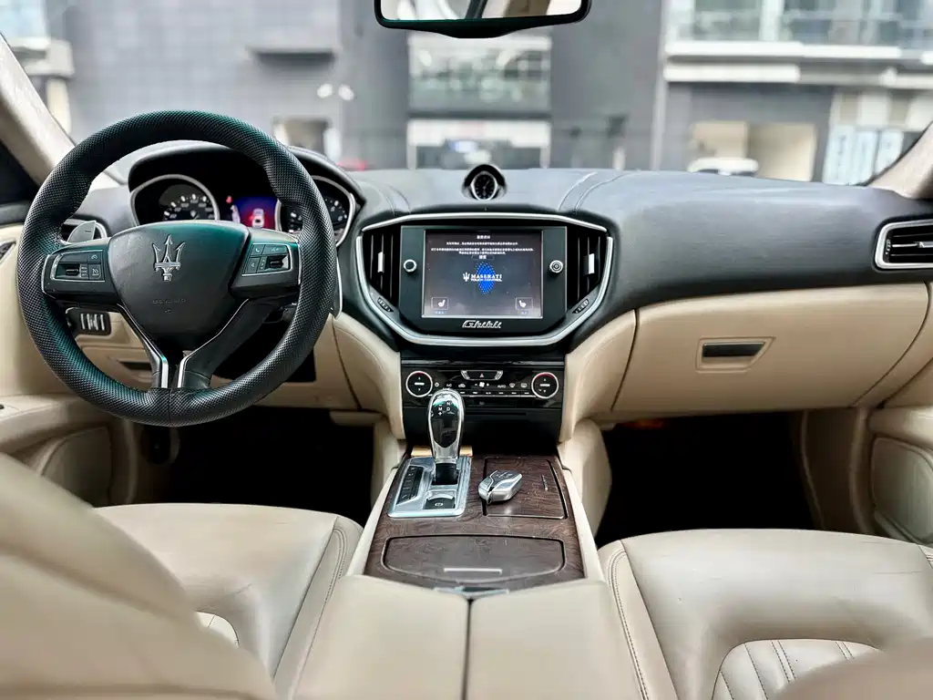 Maserati Ghibli 2014 — фото 10