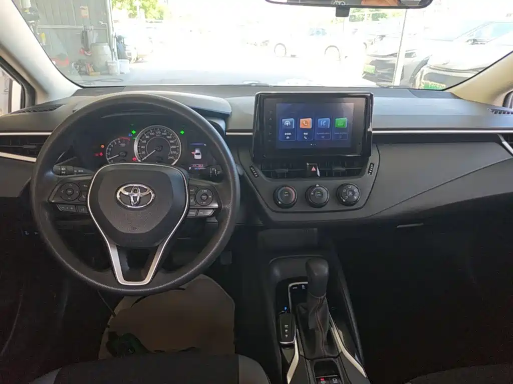 Toyota Corolla 2023 — фото 10
