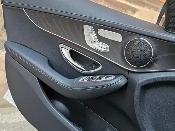 Mercedes-Benz C-Class 2021