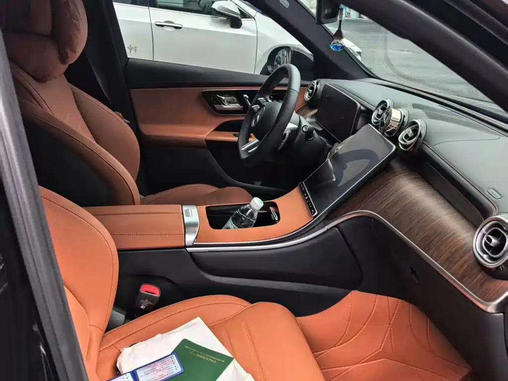 Mercedes-Benz GLC 2025