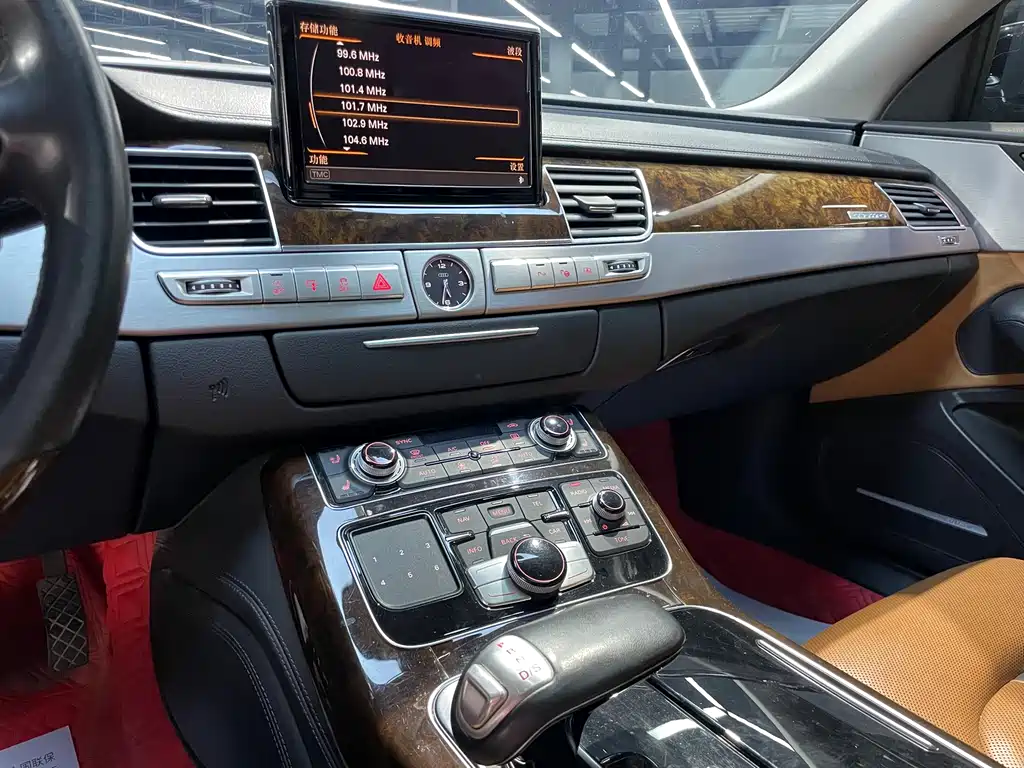 Audi A8 2018 — фото 16