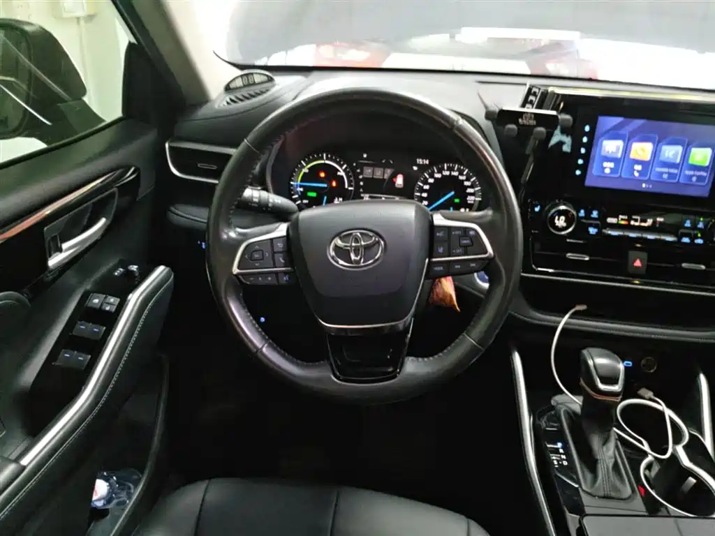Toyota Highlander 2023 — фото 11