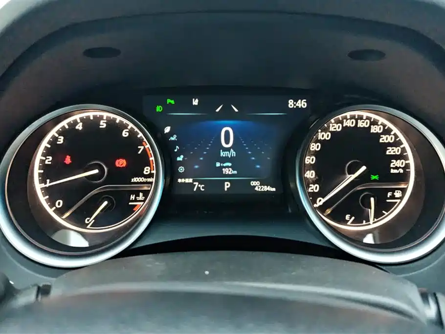 Toyota Camry 2022 — фото 14