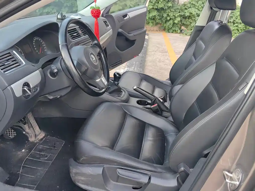 Volkswagen Sagitar 2013