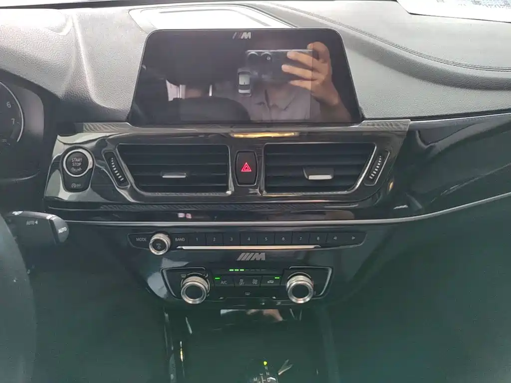 BMW 1 Series 2018 — фото 13