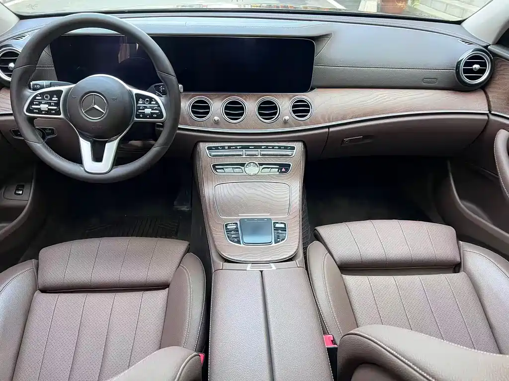 Mercedes-Benz E-Class 2019 — фото 11