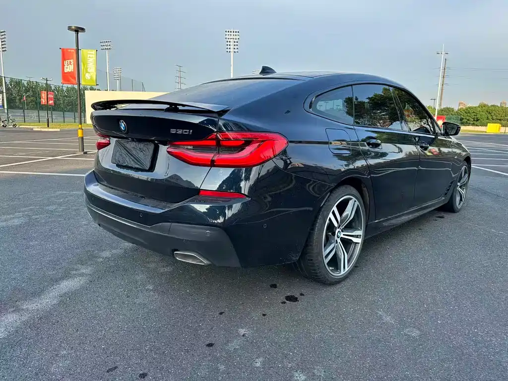 BMW 6 Series GT 2022 — фото 13