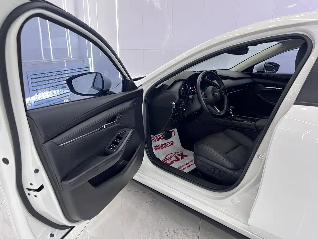 Mazda 3 Axela 2022