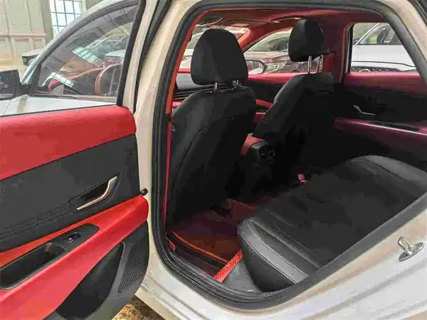 Hyundai Elantra 2023
