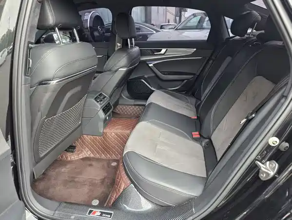 Audi A6L 2022