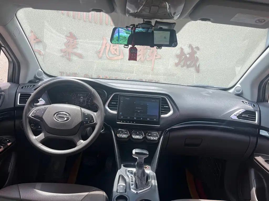 GAC Trumpchi GS4 2016 — фото 12