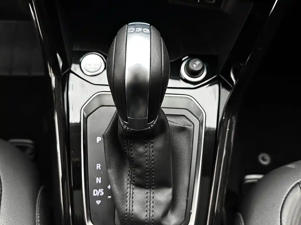 Volkswagen T-Roc 2021 — фото 11