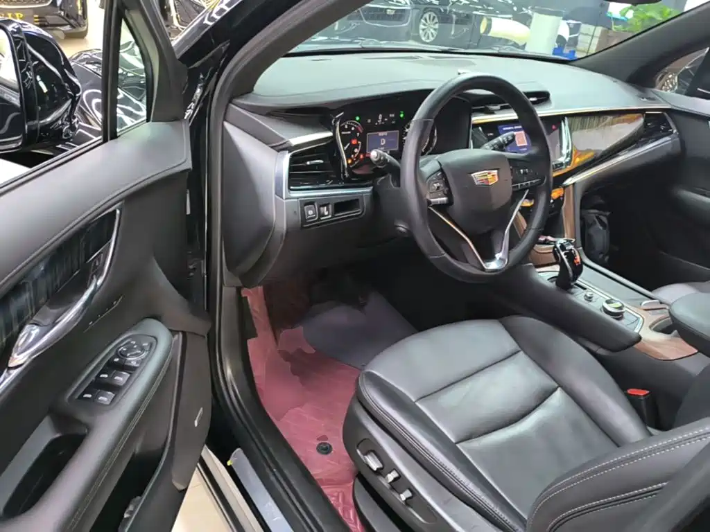 Cadillac XT6 2022 — фото 16