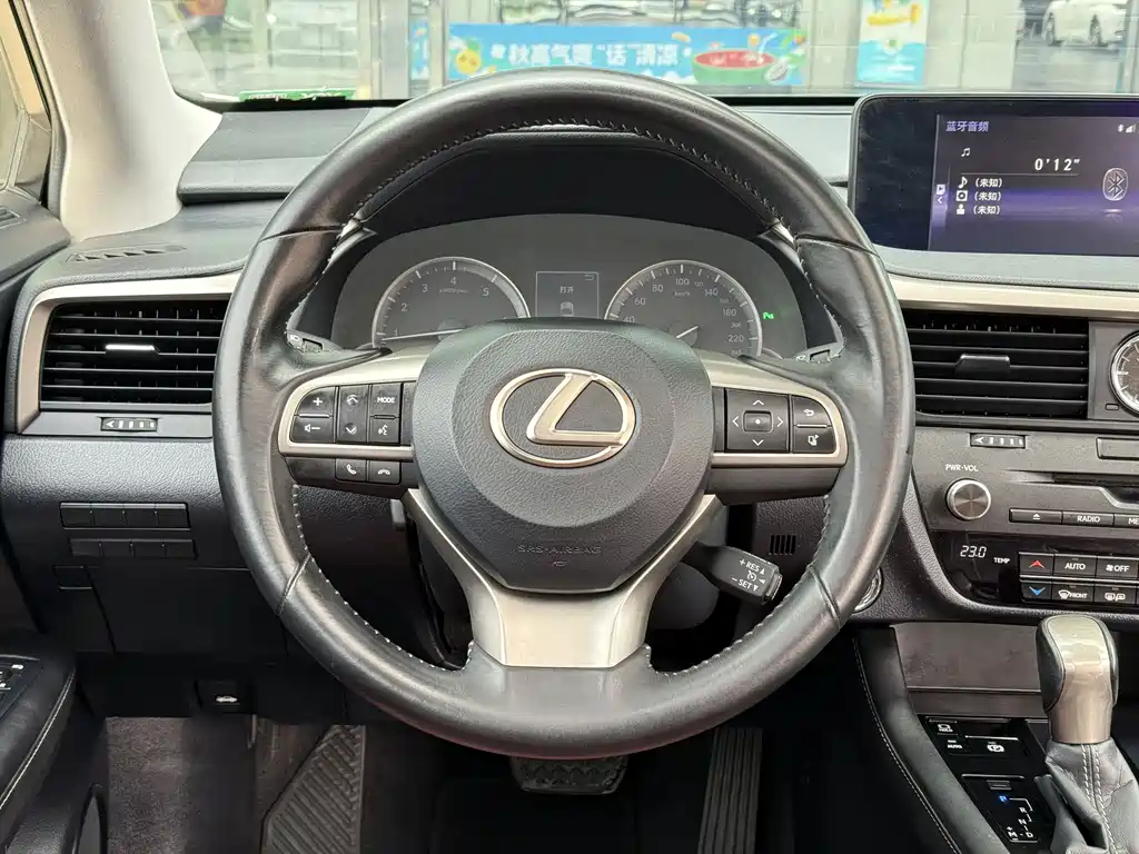 Lexus RX 2017 — фото 11