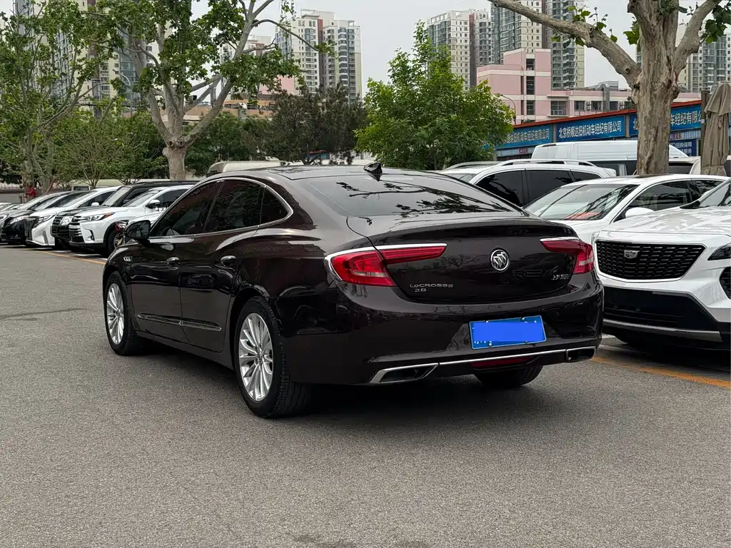Buick LaCrosse 2017 — фото 3
