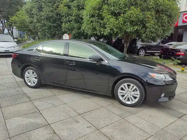 Lexus ES 2012