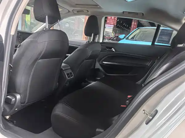 Peugeot 408 2018