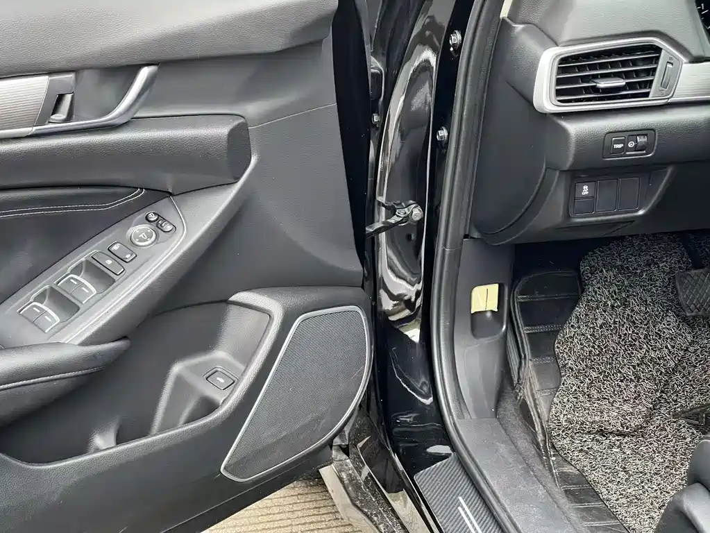 Honda Accord 2022 — фото 12