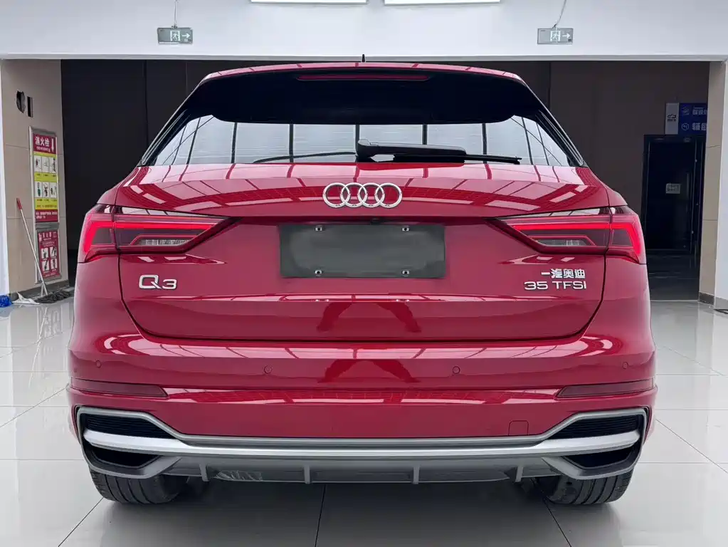 Audi Q3 2021 — фото 5