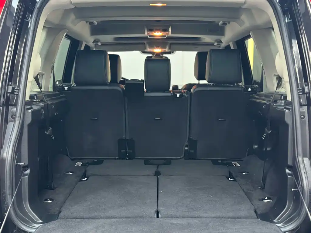 Land Rover Discovery 2019 — фото 21